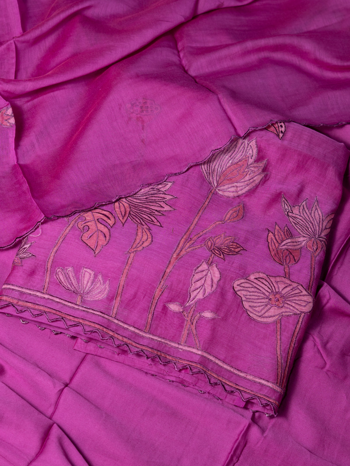 Mul Suit with Threadwork & Appliqué Detailing