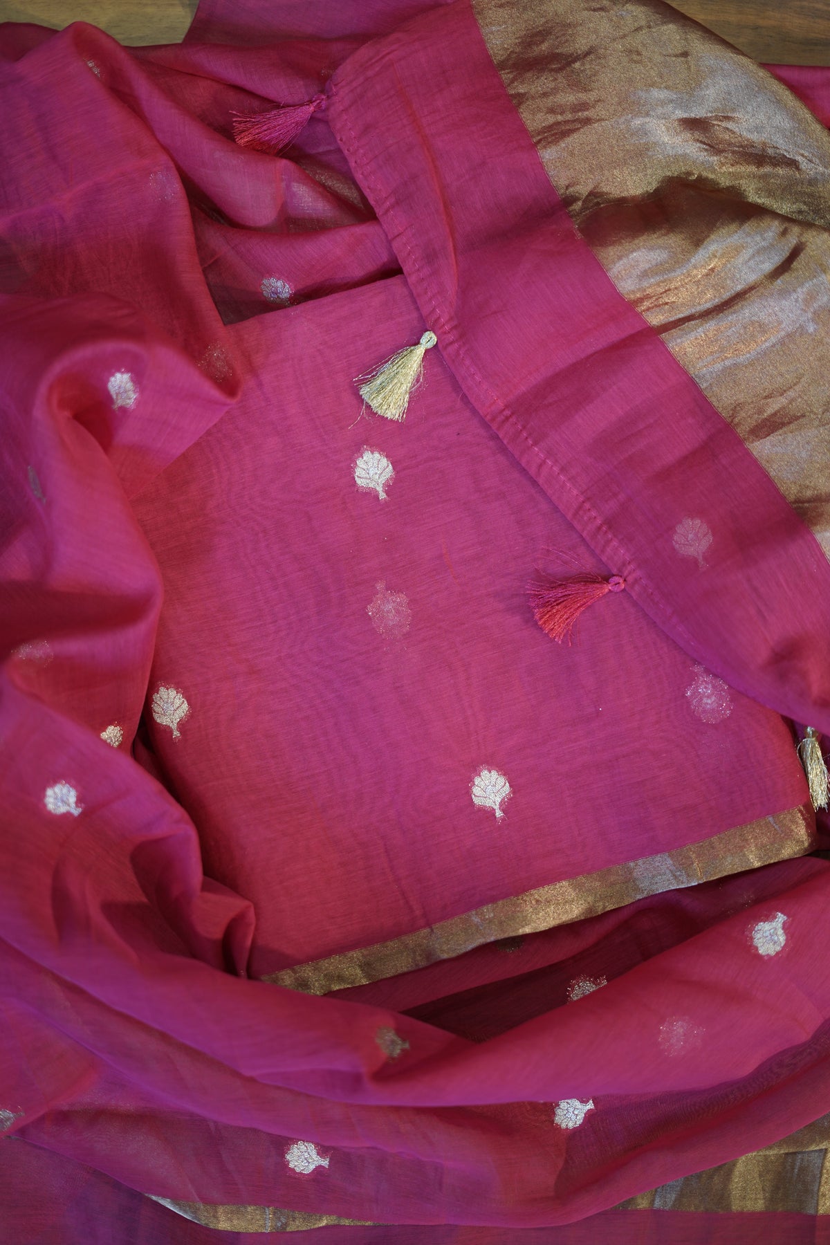 Mazenta Pure Mul Banarasi Weave Suit with Flowing Dupatta