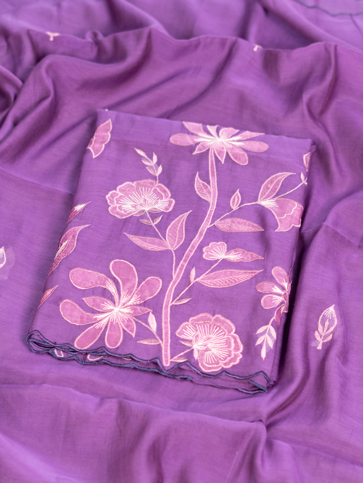 Mul Suit with Scalloped Threadwork & Applique Detailing