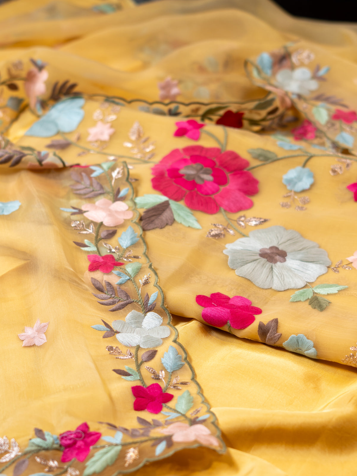 Crush Tissue Chiffon Suit with Parsi Thread Work