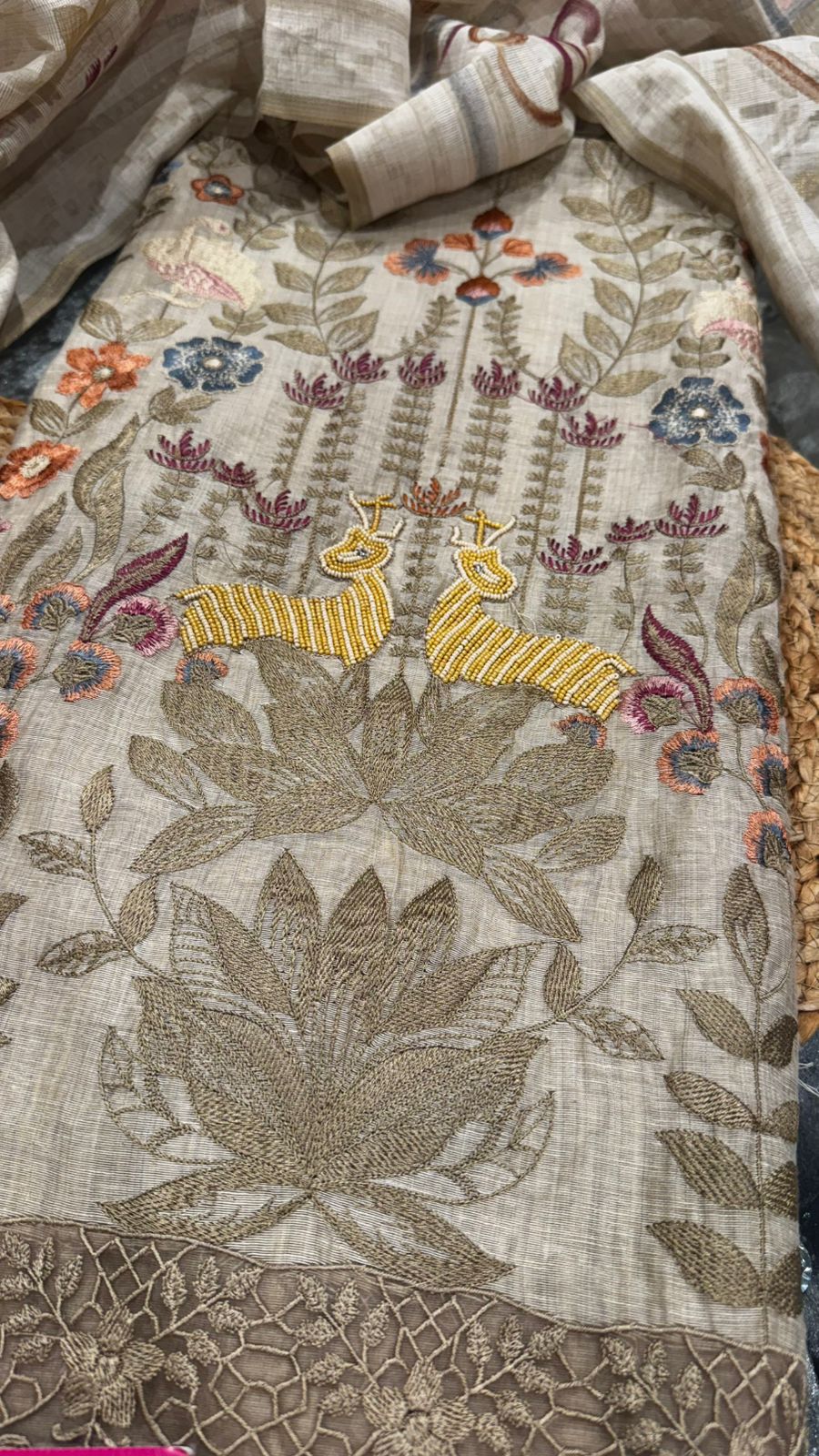 Pure Jamdani Fabric with thread and handwork motif. Dupatta with block and handprint details